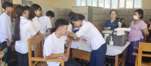 အစိုးရနည်းပညာကောလိပ်(တောင်ဒဂုံ) ရှိ ဝန်ထမ်းများနှင့်ကျောင်းသားကျောင်းသူများအား Covid 19 ရောဂါ ကာကွယ်ဆေးများ လာရောကထိုးနှံပေးခြင်း